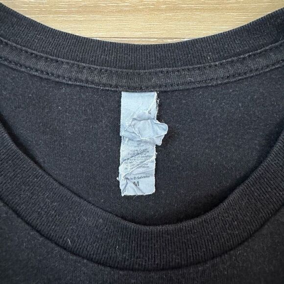 Oblivion Size M Movie Promo Graphic Tee Shirt Black Sci Fi Space Tom Cruise 2013 - Picture 2 of 4